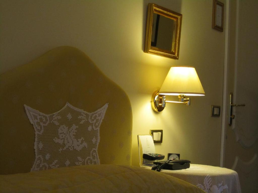 Hotel Villa Castellani Mogliano Kamer foto