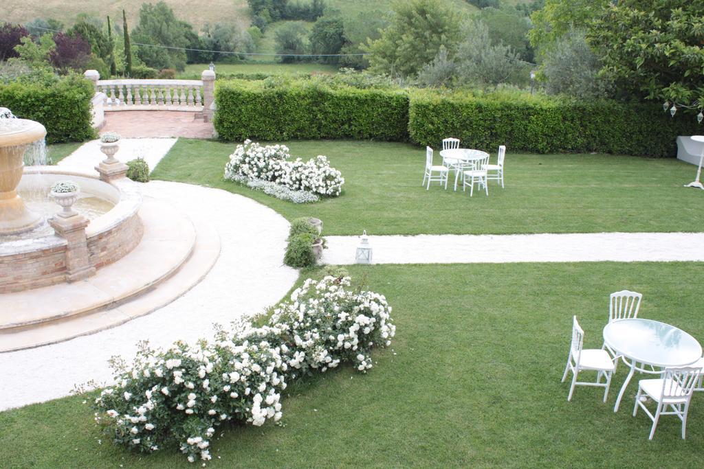 Hotel Villa Castellani Mogliano Buitenkant foto