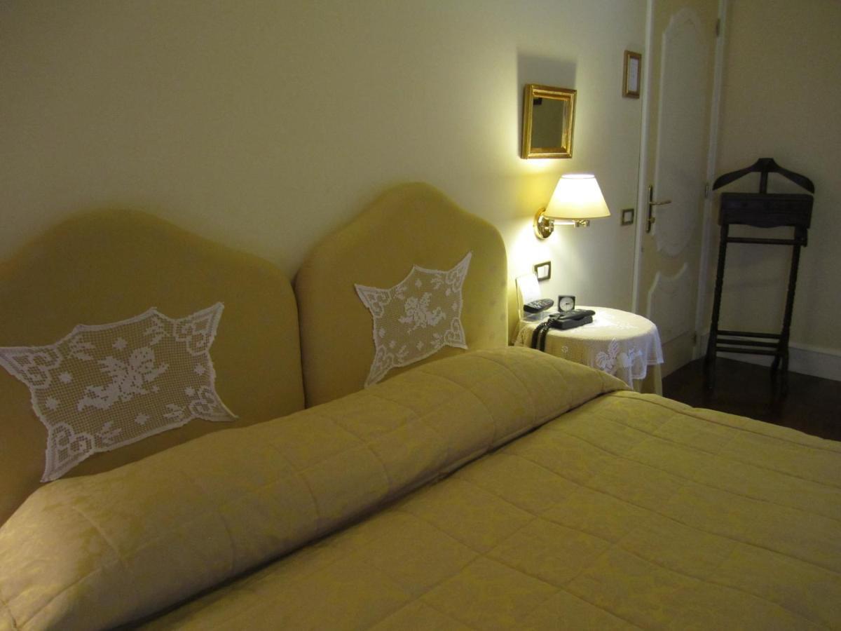 Hotel Villa Castellani Mogliano Kamer foto
